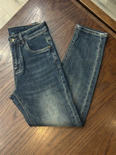 بنطلون جينز نص بوي فريند