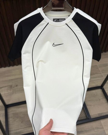 بلوزة NIKE فرينشتيري