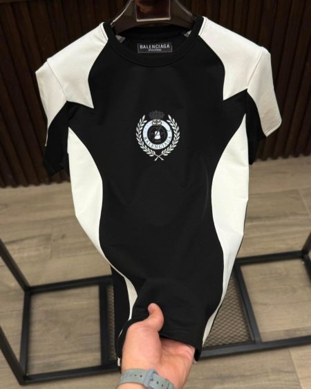 بلوزة ماركة فرينشتيري BALENCIAGA