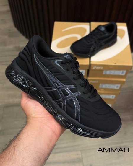 حذاء ASICS