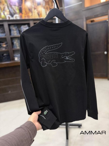 اسود/رمادي