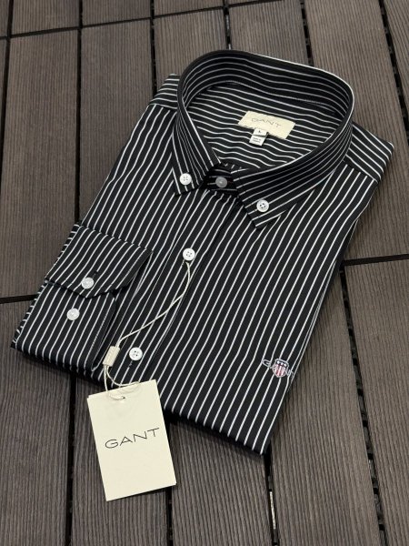 قميص GANT